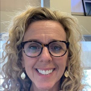 Meet your Posher, Suzanne